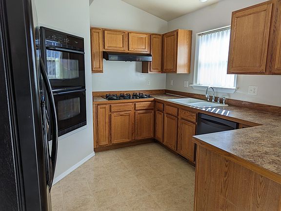 4th image of 1485 Anny Dr W