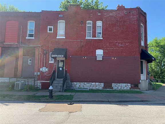 4th image of 7820 N Broadway