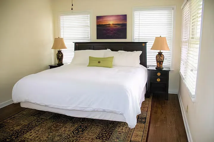 702 Broadmoor Dr — Photo 6