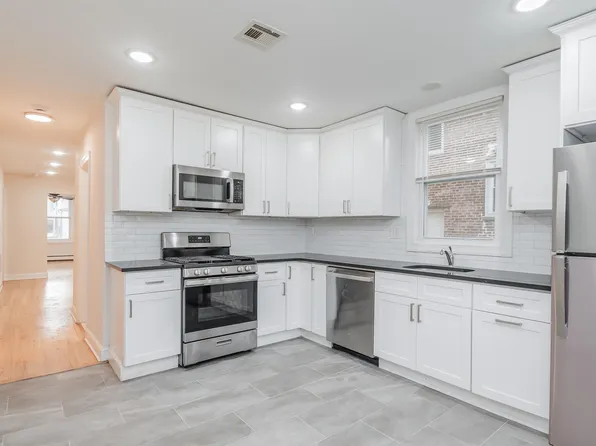 77 West 50th Street image 12 of 16