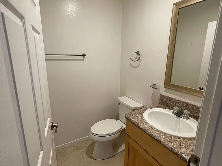 5330 Satsuma Ave — Photo 4