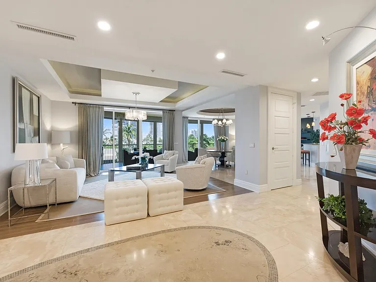 4501 Gulf Shore Blvd N #404 — Photo 3