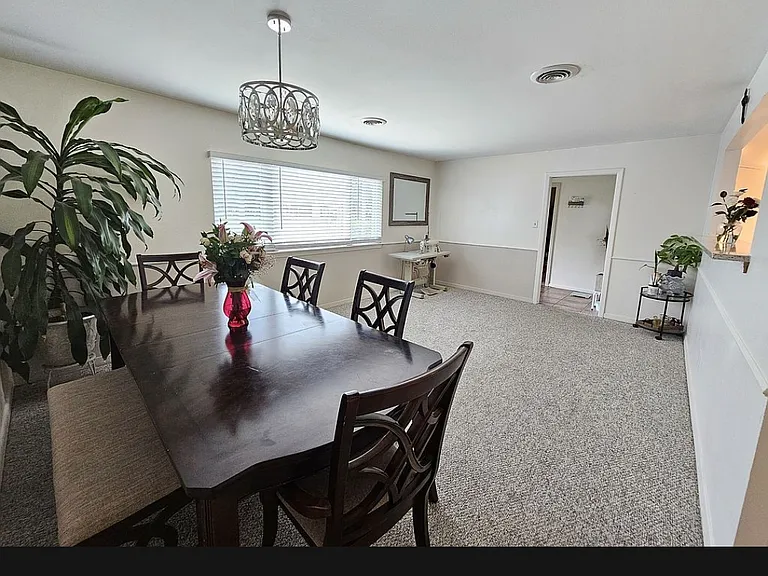 990 Evergreen Ln — Photo 6