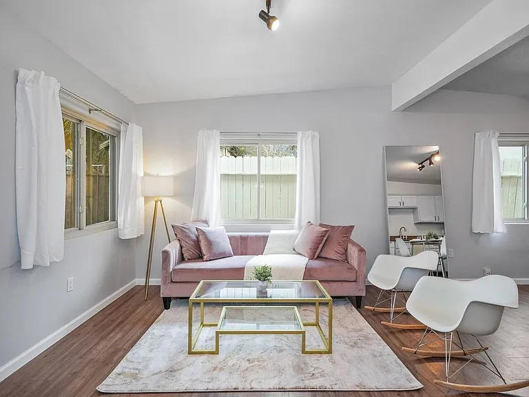 728 Stepney Pl — Photo 9