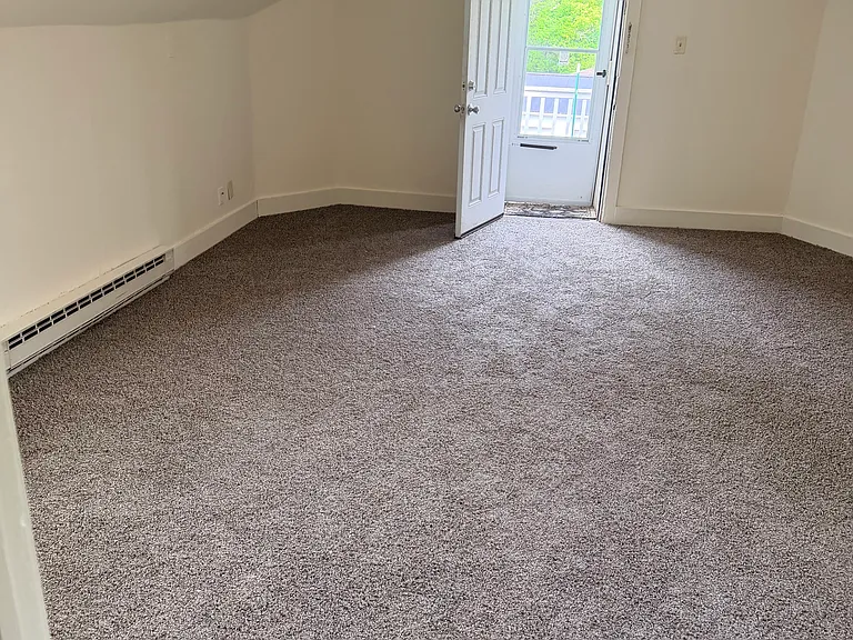 305 S White Oak St #6 — Photo 7