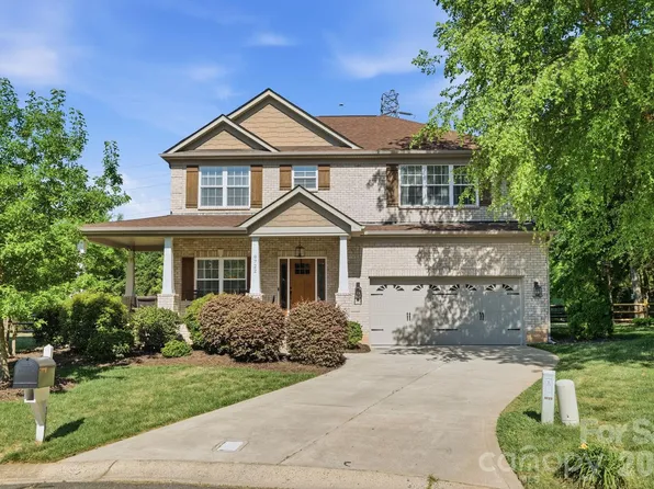 9722 Spring Crest Ct, Charlotte, NC 28269