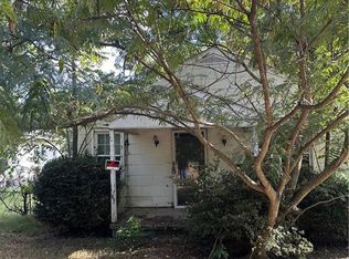2805 W Vandalia Rd, Greensboro, NC 27407