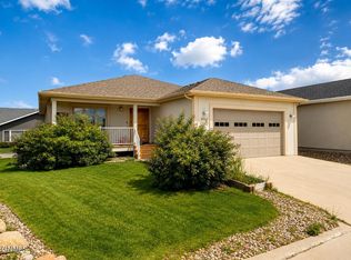 3904 Lillian Ct SE, Mandan, ND 58554