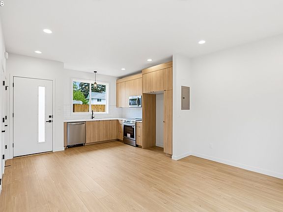 5th image of 6792 SE Insley St #2