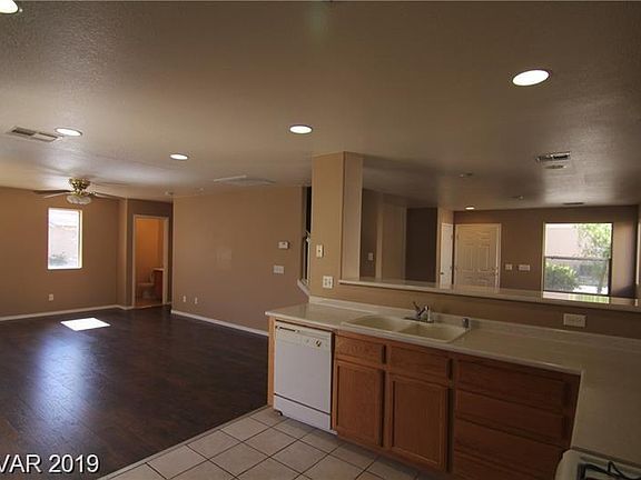 5th image of 1018 Grand Cerritos Ave