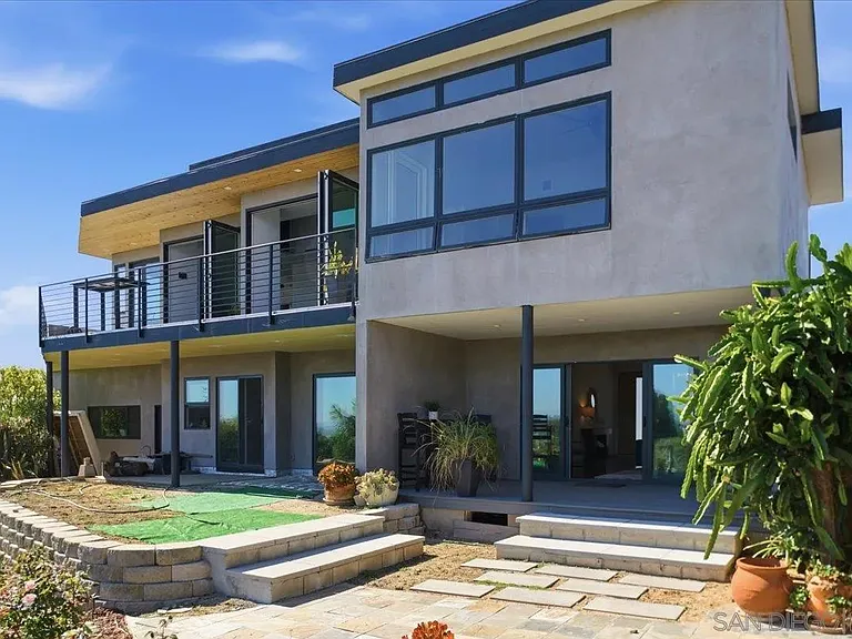5447 Soledad Rd — Photo 25