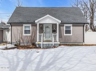 15 Pica Place, Tinton Falls, NJ 07724