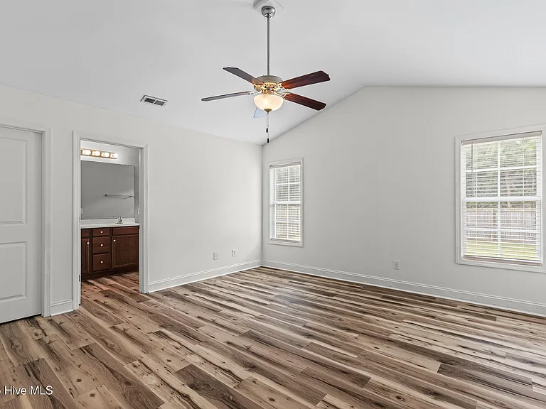 216 Jasmine Ln — Photo 14