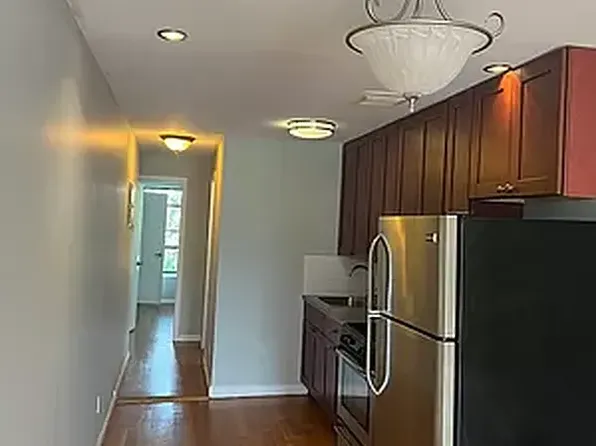 42 Carlton Avenue image 1 of 10