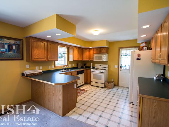 4th image of 425 Jaculin Ave S