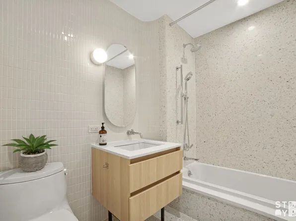 194 21st Street image 13 of 23