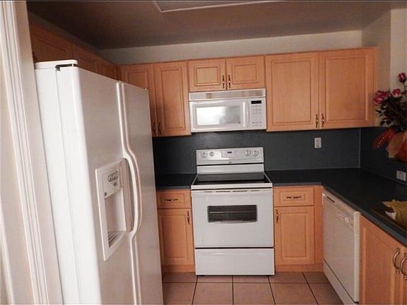 4th image of 8936 W Flagler St APT 101