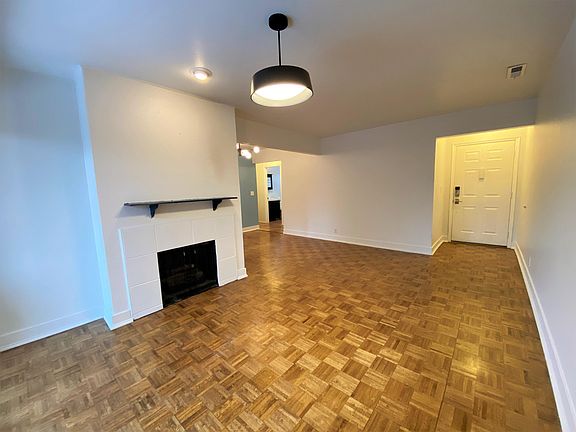 3rd image of 2432 S Elizabeth St
