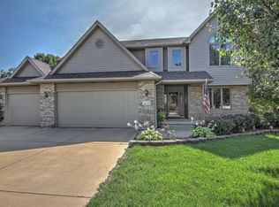 2241 Cowan Ct, Schererville, IN