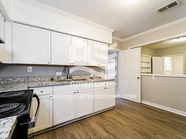 1083941_005_wm_-_kitchen_13480756.jpg