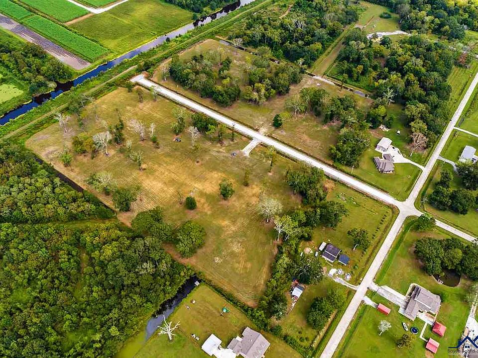 2nd image of 222 Chisholm Trl