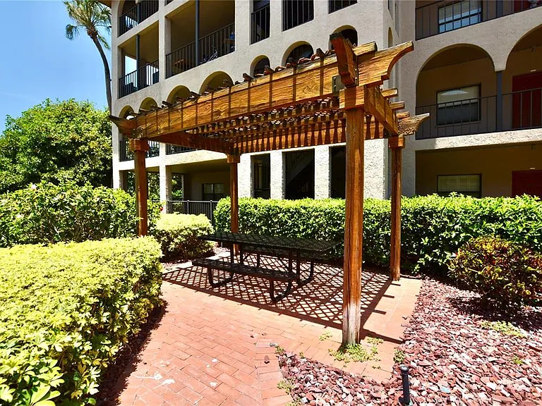 6150 Gulfport Blvd S — Photo 42