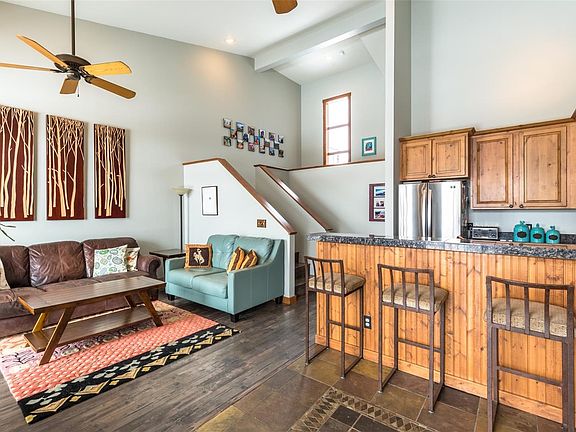 2nd image of 489 Mountain Vista Cir