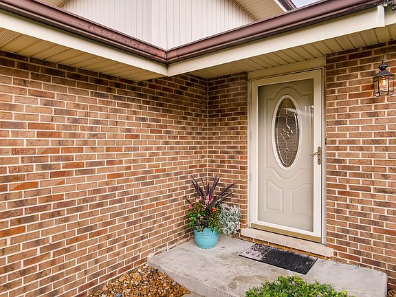 3rd image of 8649 Bethany Ln