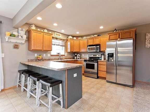 2nd image of 154 War Admiral Ln