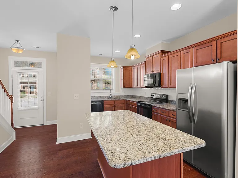 3950 Amelia Park Dr — Photo 8