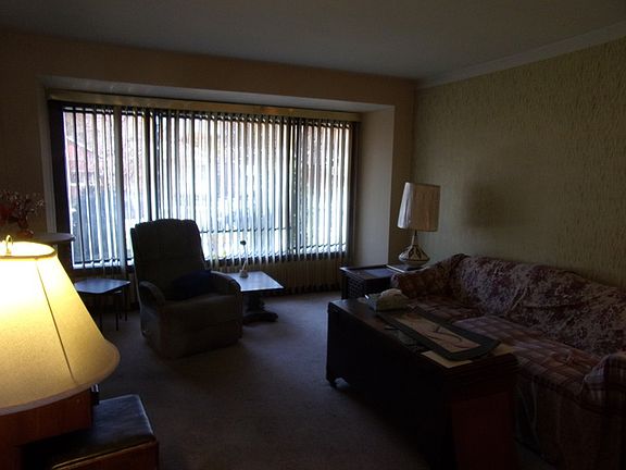 3rd image of 5006 S Laramie Ave