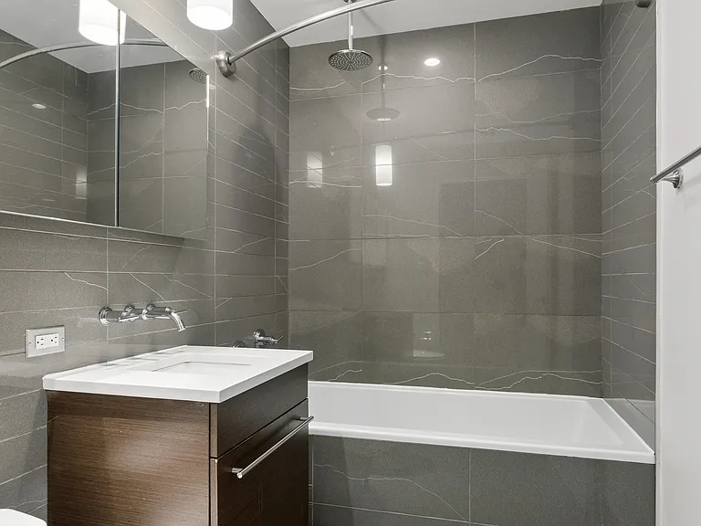 58 Metropolitan Ave #4J — Photo 8