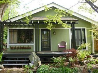 7024 14th Ave NE, Seattle, WA 98115