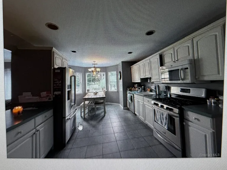 West Ave — Photo 3