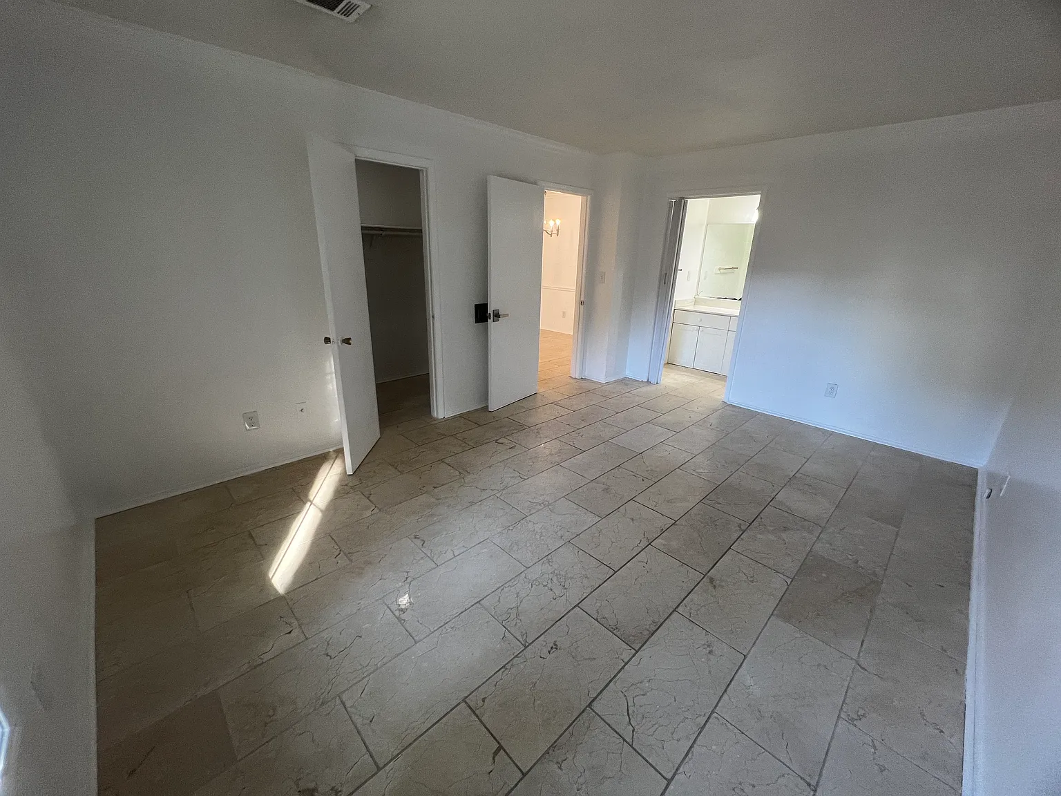 2 bed, 1244 sqft, $1,700 — Photo 4