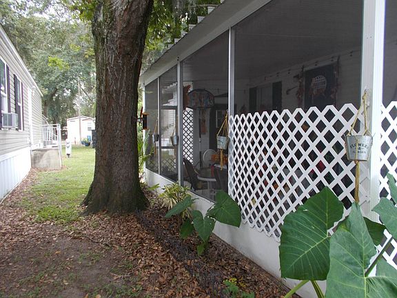 4th image of 4094 Canary Palm Cir