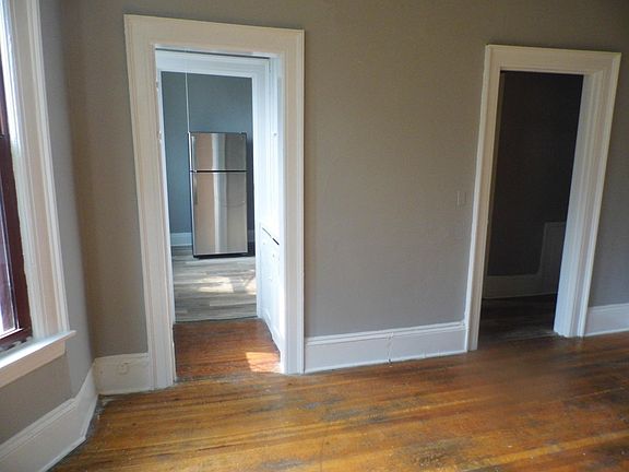 4th image of 267 Elmwood Ave APT B