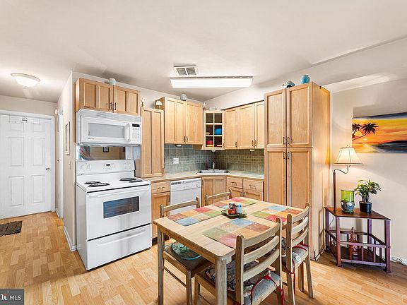 3rd image of 101 123rd St #228C3
