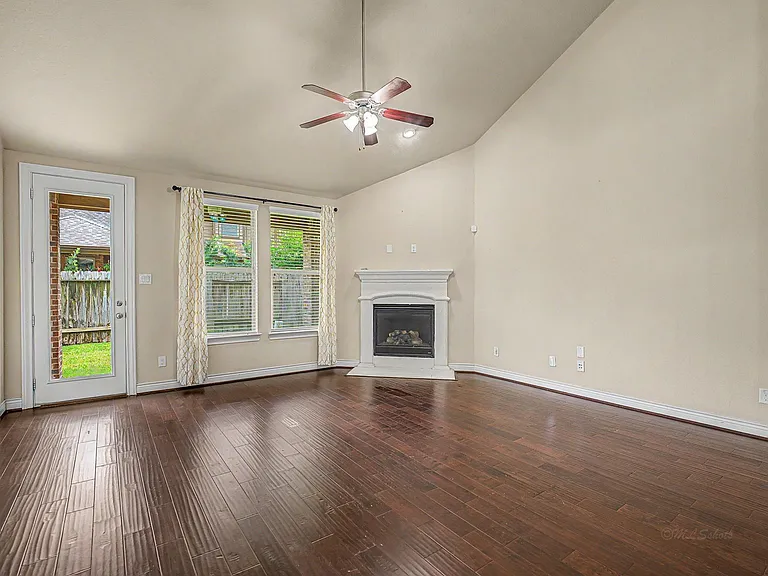 24227 Peralta Glen Ln — Photo 18