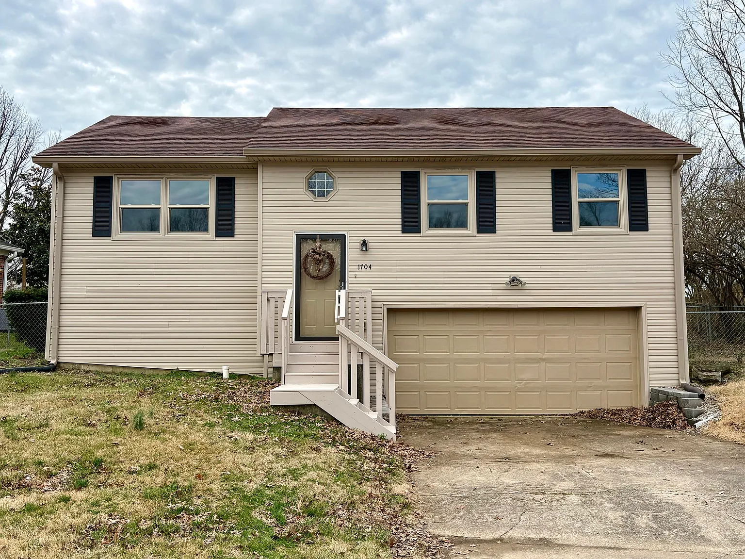 1704 Masters Ln photo 1