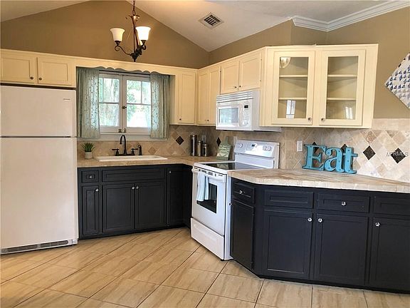 3rd image of 133 Hibiscus Ct