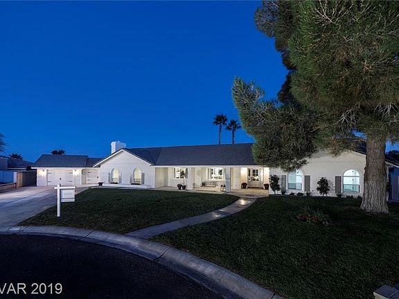 2nd image of 4120 N Durango Dr
