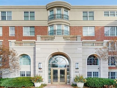 2021 Saint Johns Ave APT 1F, Highland Park, IL, 60035