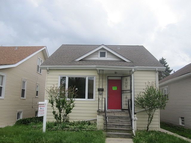 1st image of 4921 W Wrightwood Ave