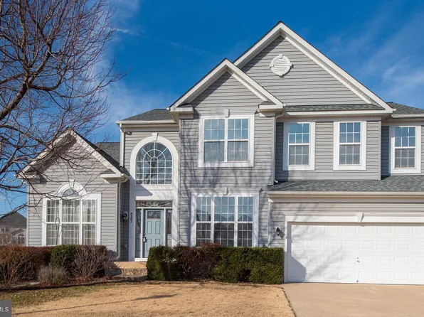 9807 Autumn Path Ct, Fredericksburg, VA 22407