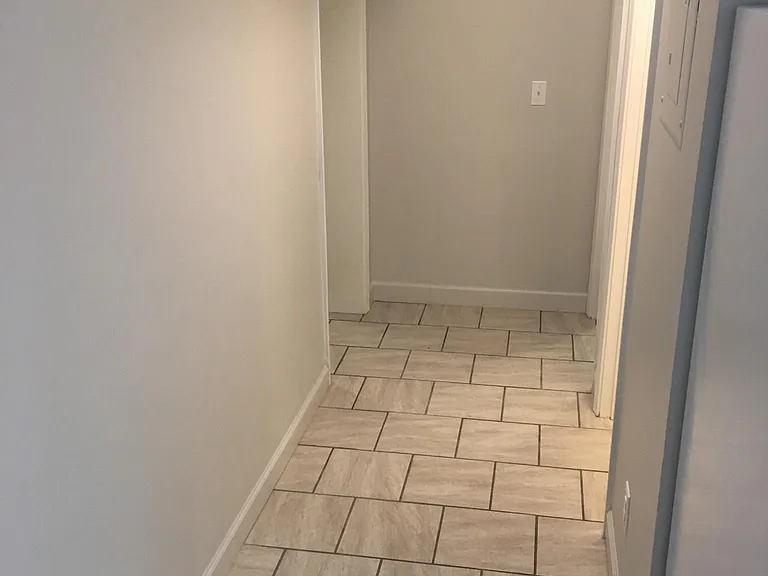 525 Hillsborough St — Photo 6