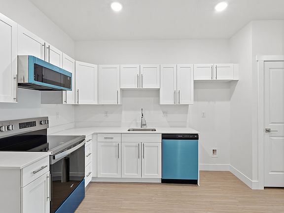 5th image of 2085 N Main St #201