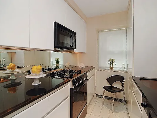 Sold by Sotheby's International Realty | media 1