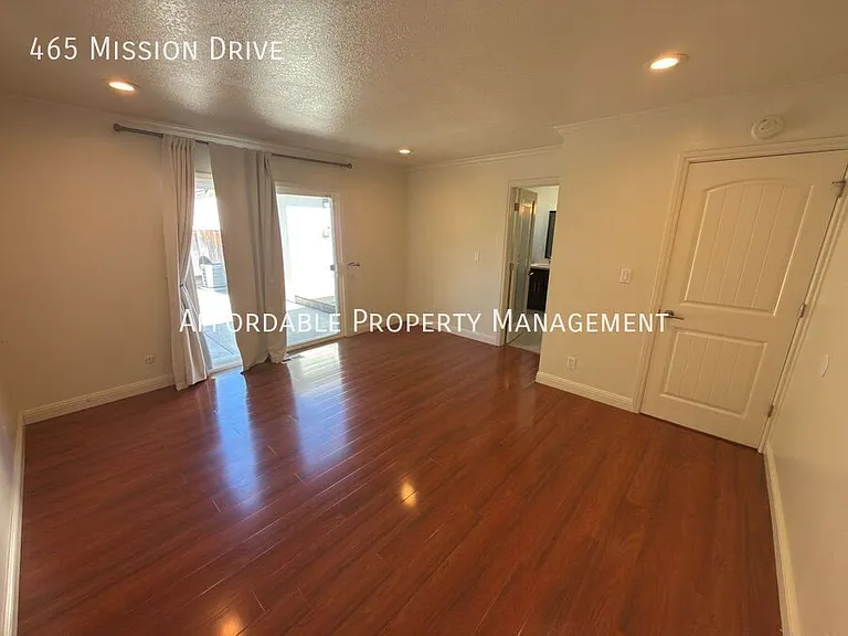 465 Mission Dr — Photo 12