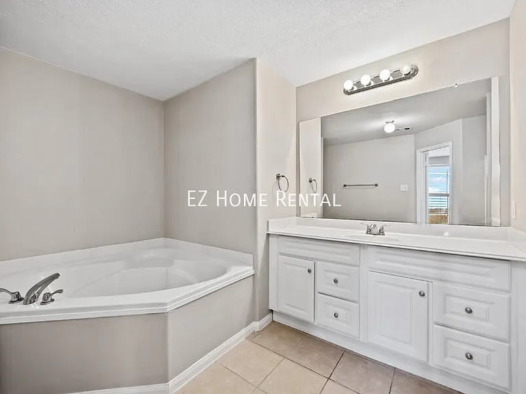 16267 Silver Wing Ln — Photo 18